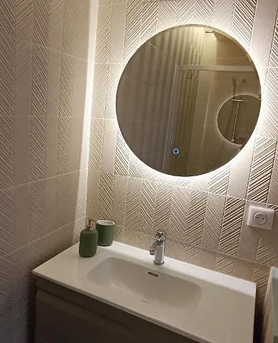 Magnifique T2 Centre 5 Min A Pieds Des Arenes De Apartment